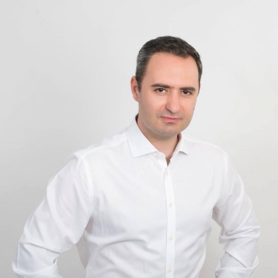 Cine este Alexandru Nazare