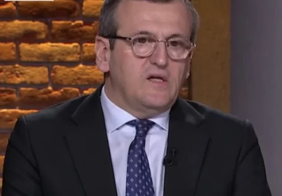 AKTUAL24 | Profesorul Cristian Preda a fost agresat în metrou de o susținătoare a lui George Simion