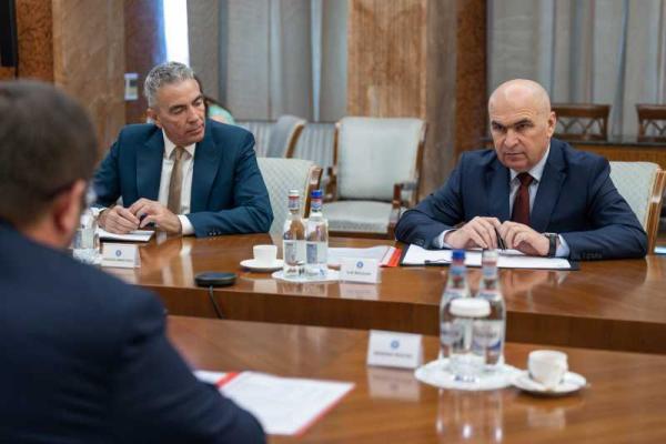 Bolojan s-a întâlnit cu reprezentanții mediului bancar, în contextul pregătirii pachetului de măsuri pentru consolidarea fiscală