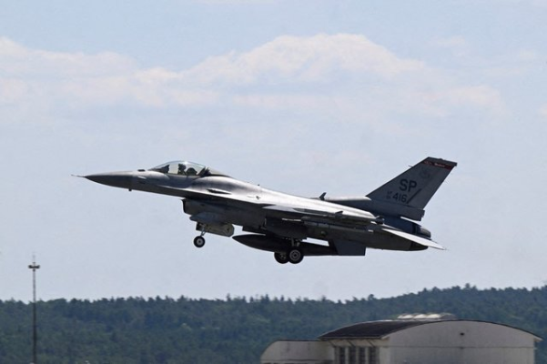 Polonia activează avioanele, după ce Rusia a lansat atacuri asupra Ucrainei