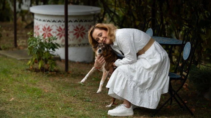 Cum se asfaltează în orașul condus de Elena Lasconi dacă proprietarul mașinii este plecat în concediu: „Cârpeli de 2 lei. Ferească Dumnezeu!” - FOTO