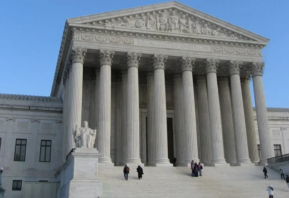 Trump critică Curtea Supremă pentru că i-a interzis să expulzeze imigranţi: Nu mă lasă să fac ceea ce am fost ales să fac