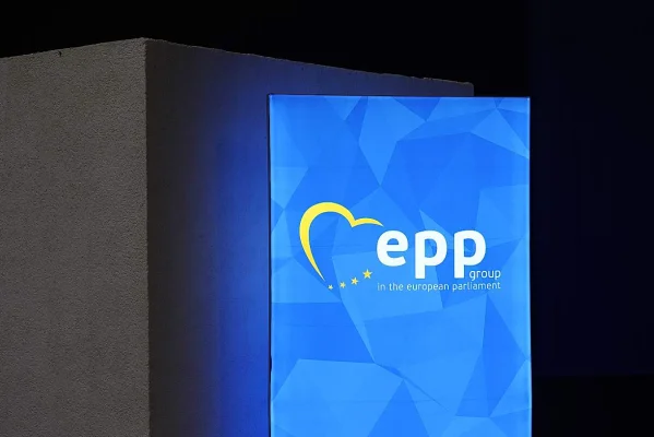 Activitatea celor 14 europarlamentari români din grupul PPE – PNL, PMP, UDMR – în legislatura 2019-2024
