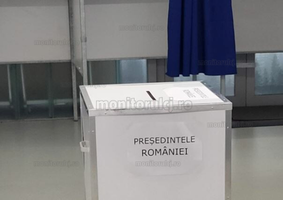 Un sondaj pentru prezidențiale prezice victoria lui Nicușor Dan în fața lui George Simion