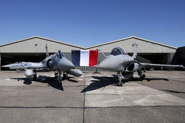 Emmanuel Macron anunță că Franța modernizează a patra bază aeriană nucleară