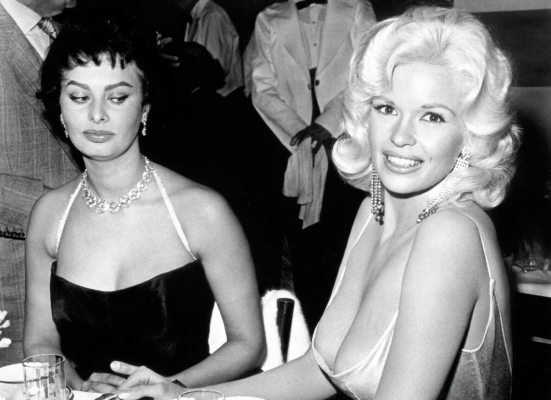 Jayne știa exact ce face”: Povestea uitată din spatele celui mai faimos „side-eye” din istoria Hollywoodului