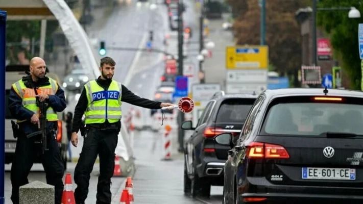 Aglomeraţie pe A 1, Bucureşti – Piteşti, în zona lucrărilor de la kilometrul 104, pe DN1, între Predeal şi Buşteni dar şi pe A2, pe sensul de mers Constanţa – Bucureşti, mai ridicate la intrarea în Capitală