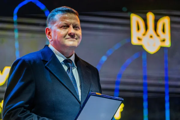 Ucraina nu poate recupera prin mijloace militare teritoriile pierdute, avertizează Zalujnîi, ex-comandant-șef al armatei ucrainene