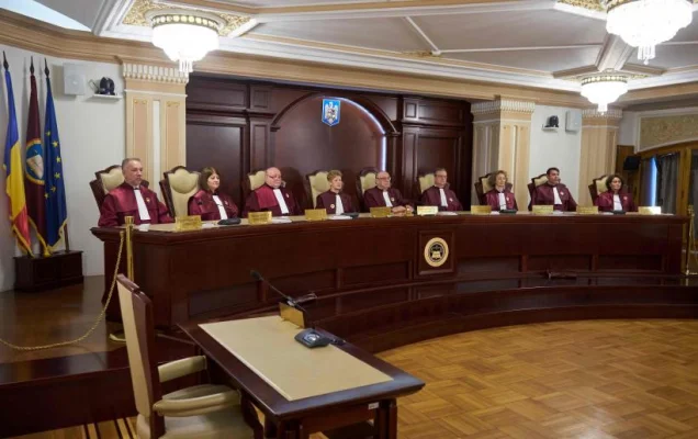 Petre Lăzăroiu, fost judecător CCR: "Un preşedinte poate fi arestat şi de pe scaun"