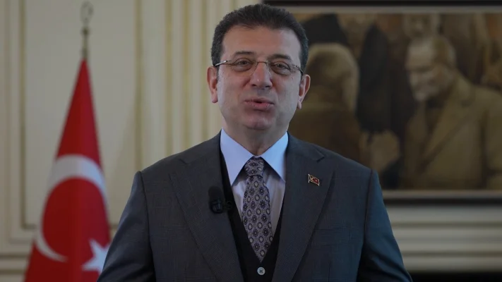 Primarul încarcerat al Istanbulului apare în fața instanței
