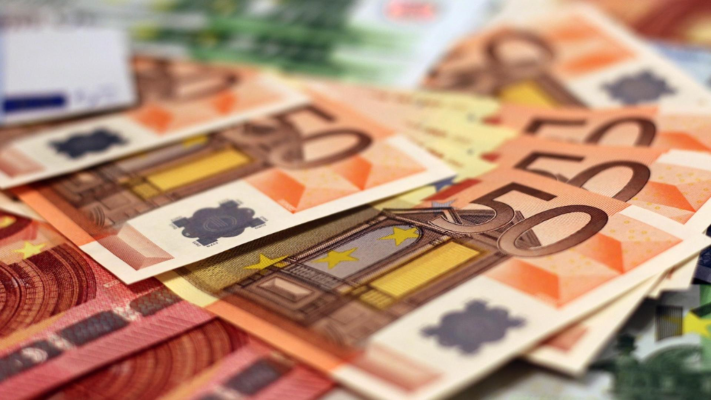 Duelul nababilor, pe banii românilor. Șeful STB îl bate pe șeful CFR: are salariu de 12.000 de euro oe lună