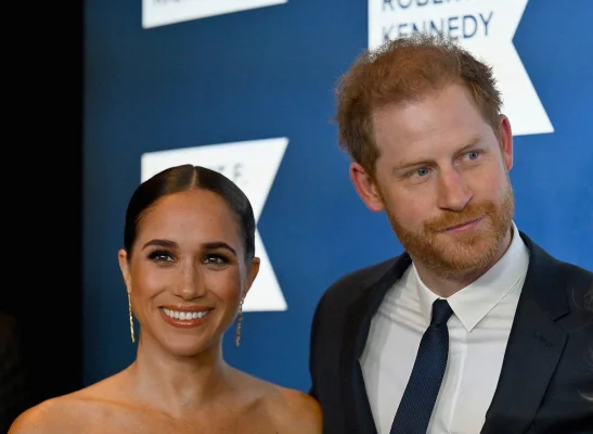 Prinţul Harry a analizat posibilitatea de a-şi schimba numele de familie în Spencer