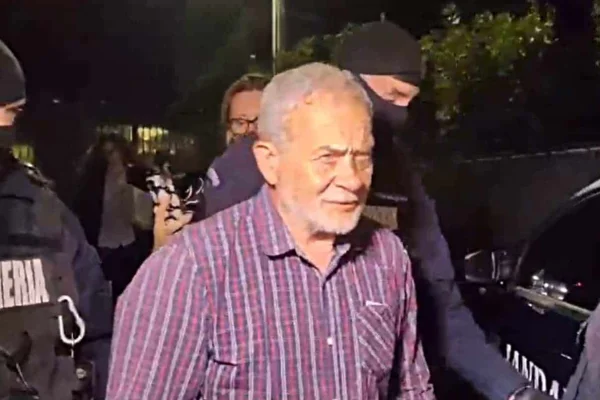 Dumitru Buzatu, exclus din PSD. Soţia sa, suspendată din partid. Fiul său a demisionat de la Guvern