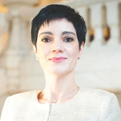 Cine este Delia Dinu, cel mai longeviv consilier de la Cotroceni și ce avere are. A fost decorată de trei președinți și un rege