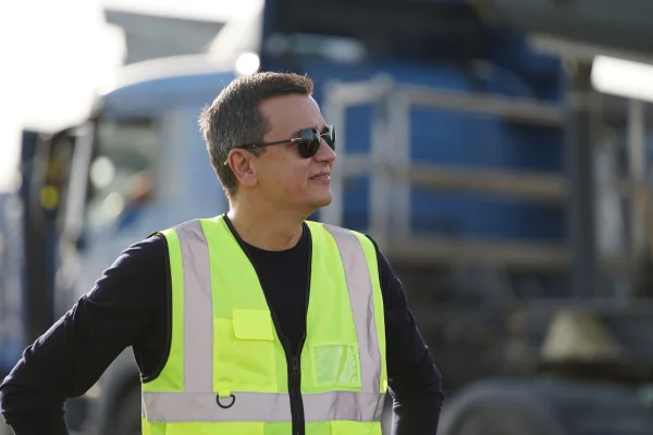 Ministrul Transporturilor acuză 'un caz tipic de fake news' - NU e blocaj pe șantierele autostrăzilor, mii de angajați UMB lucrează