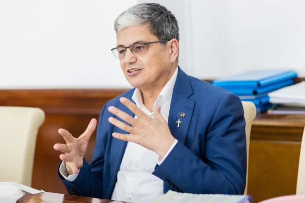 Ministrul Marcel Boloş, audiat în Parlament în contextul suspendării tranșei 3 din PNRR. Boloș: Sunt discuţii cu CE pentru ca 13 spitale să fie păstrate la finanţare