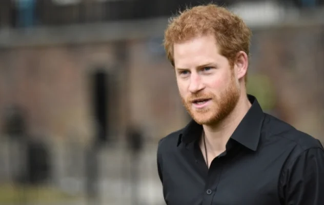 Prințul Harry a analizat posibilitatea de a-și schimba numele de familie în Spencer, după numele de fată al mamei sale, Lady Diana