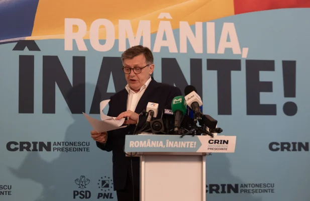Portret de candidat| Crin Antonescu, susținut la PREZIDENȚIALE de patru partide, revine în viața publică sub sloganul „România, Înainte”