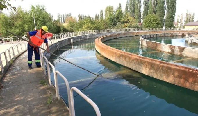 Primăria Ploieşti plăteşte penalităţi de 500.000 de euro pe lună din cauza staţiei de epurare vechi, construită în perioada 1965-1970 / Noua staţie de epurare va fi finalizată până în decembrie 2027