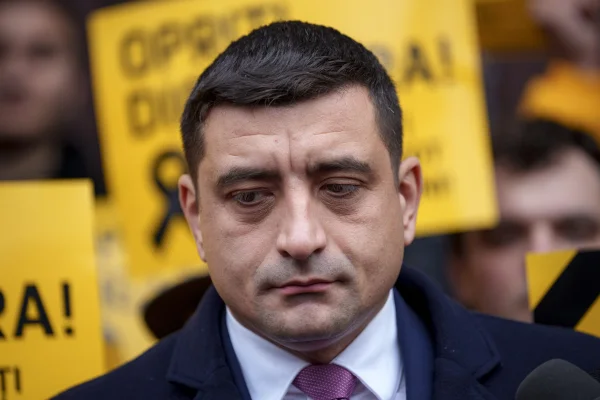 AUR îi ACUZĂ pe Nicușor Dan și pe susținătorii acestuia că au continuat campania electorală: „Să respecte ziua tăcerii”/ BEC a trimis o înștiințare