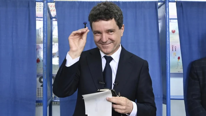 Politico: 18 ore din facerea unui președinte. Cum a arătat ziua de duminică pentru Nicușor Dan