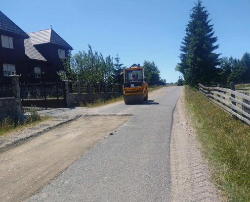 Atenție, șoferi! Lucrări de întreținere la drumul către Mărișel