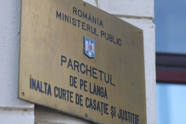 Un procuror din Galați a fost reținut de Parchetul General: E acuzat că a încercat să scape un preot de dosarul de viol asupra unei minore / Este primul procuror reținut în ultimii 7 ani, de când fosta Secție Specială a primit competența de a ancheta magistrați, cu excepția lui Mircea Negulescu, achitat definitiv