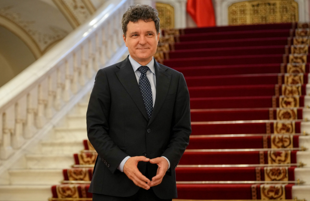 Summitul NATO. Primul TEST major pentru Nicușor Dan. SURSE: Fără Mirabela Grădinaru la cina de la PALATUL Regal/ Moșteanu, selfie cu Spartanul