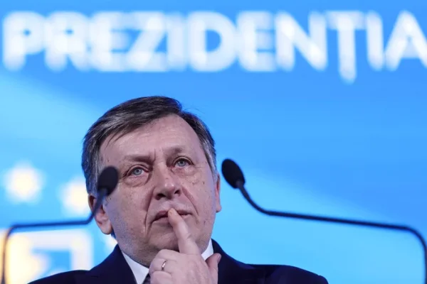 CCR a respins în unanimitate contestația privind candidatura lui Crin Antonescu