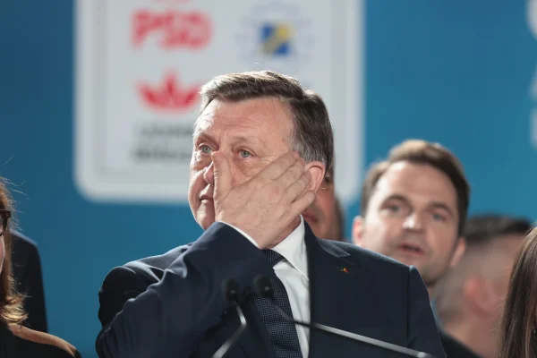 Crin Antonescu lansează atacuri la adresa lui Nicușor Dan și afirmă că PNL și USR sunt reprezentate de „globaliști neomarxiști”