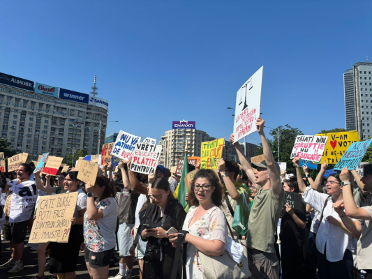 Noi proteste ale studenților și elevilor, nemulțumiți de scăderea fondului de burse, vor avea loc în toată țara atât vineri, cât și duminică