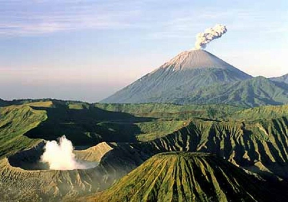 Atenționare de călătorie pentru Indonezia: Românii sunt sfătuiți să evite insulele Bali și Flores
