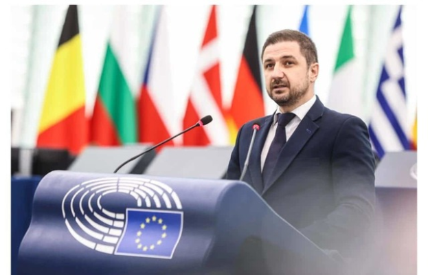 Adrian Axinia: Europarlamentarii AUR şi ECR au votat pentru prelungirea perioadei de implementare a PNRR cu 18 luni / Puterea politică de la Bucureşti, total ruptă de realităţile de la Bruxelles şi Strasbourg