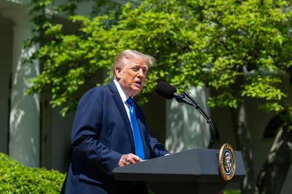 Trump anunță un „restart total” în relațiile comerciale cu China, după negocierile de la Geneva