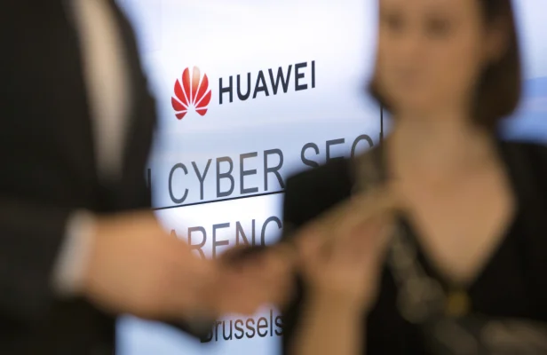 Trei eurodeputați români, în dosarul scandalul de corupție din Parlamentul European. Huawei ar fi dat mită pentru lobby în UE