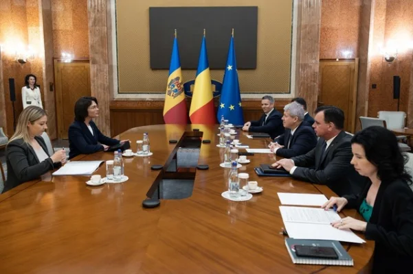 Cătălin Predoiu şi ministrul de Interne din Moldova, discuţii despre fluidizarea traficului la frontieră / Controlul coordonat va fi implementat la PTF Galaţi-Giurgiuleşti/ 250 de misiune în zona de frontieră, în primele 4 luni