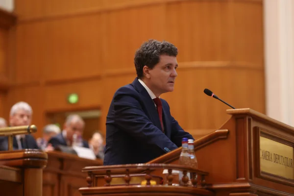 Ce a spus fata lui Nicușor Dan după evenimentul la care tatăl său a fost învestit ca președinte. „A fost cu emoții”