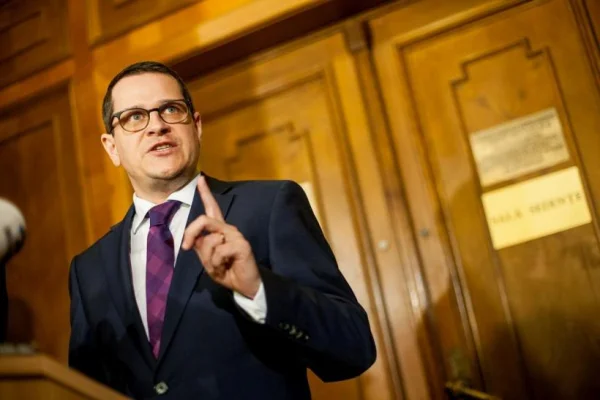 Radu Tudor: Ne vom uita cu mare atenție după, probabil, un an sabatic pe care și-l ia Eduard Hellvig, la viitoarea lui carieră