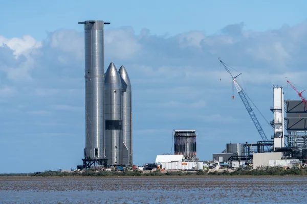 SpaceX a pierdut contactul cu racheta Starship în timpul celui de-al nouălea zbor de testare / Racheta  lui Elon Musk atinge spațiul, dar se dezintegrează la reintrare