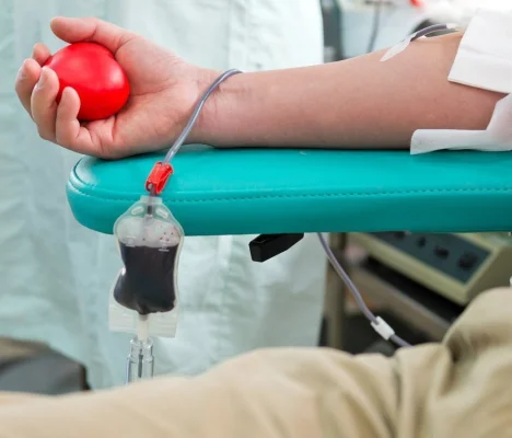 Statul lansează titluri Fidelis cu dobândă specială pentru donatorii de sânge: 8,35% pe an