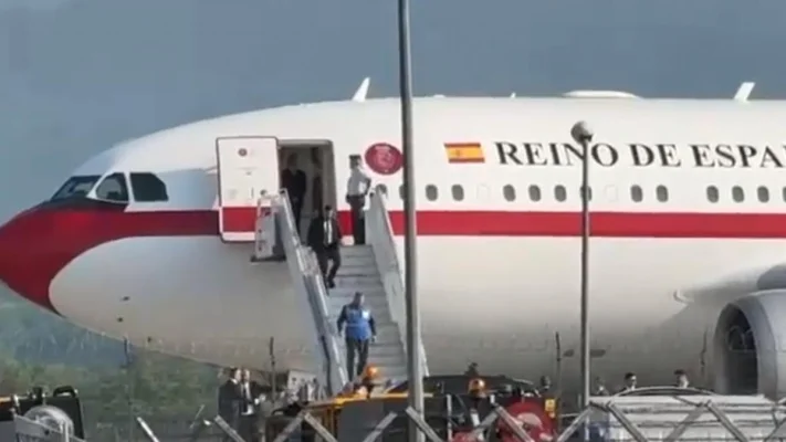 Regele Felipe al VI-lea a aterizat la Sibiu. Urmează să viziteze baza de la Cincu
