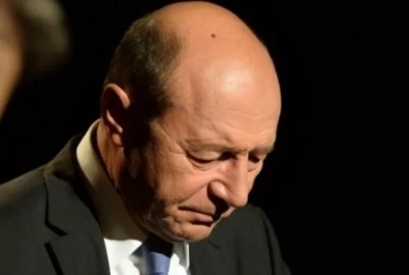 Traian Băsescu, operat de urgență pe cord într-un spital din Paris