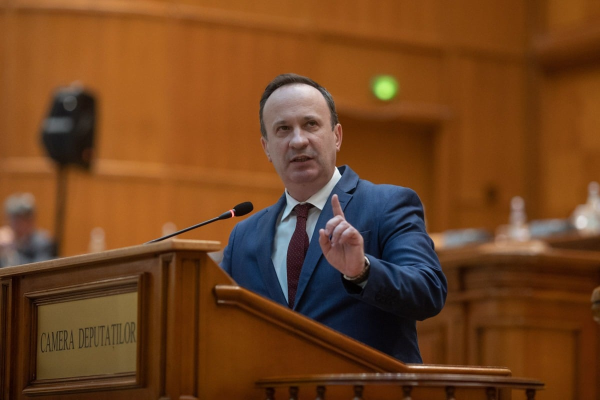 Adrian Câciu, PSD: Ambele laturi ale pachetelor de măsuri despre care aud introduc România într-o criză profundă, pentru că sunt gândite eronat / Nu voi susţine niciodată o austeritate care loveşte în oameni