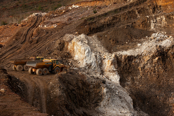 Financial Times: UE va face stocuri de minerale critice pe fondul riscurilor geopolitice în creştere
