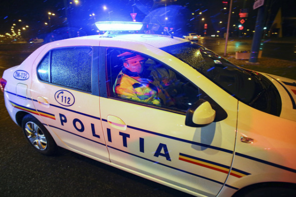 Tânără reţinută în cazul bărbatului acuzat că şi-a ucis concubina şi a incendiat apoi casa în care se afla cadavrul/ Femeia este acuzată că ar fi creat un cont fals cu poza lui Emil Gânj şi  ar fi ameninţat familia victimei/ Ce acuzaţii i se aduc