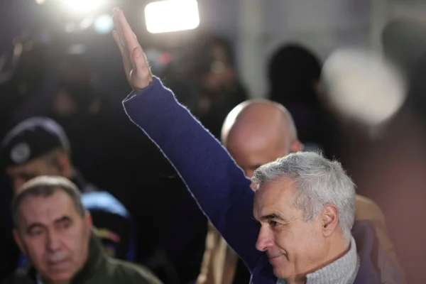 SURSE Călin Georgescu, fostul candidat cu discurs prorus și neolegionar, e citat vineri la Parchetul General. Procurorii îi prelungesc controlul judiciar
