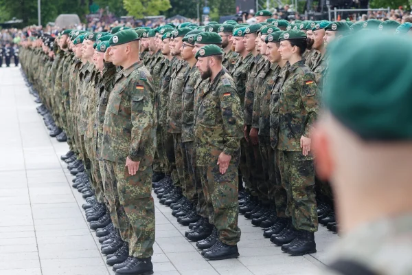 Reuters: NATO va cere Germaniei să furnizeze încă 40.000 de militari pentru forțele de APĂRARE ale alianței
