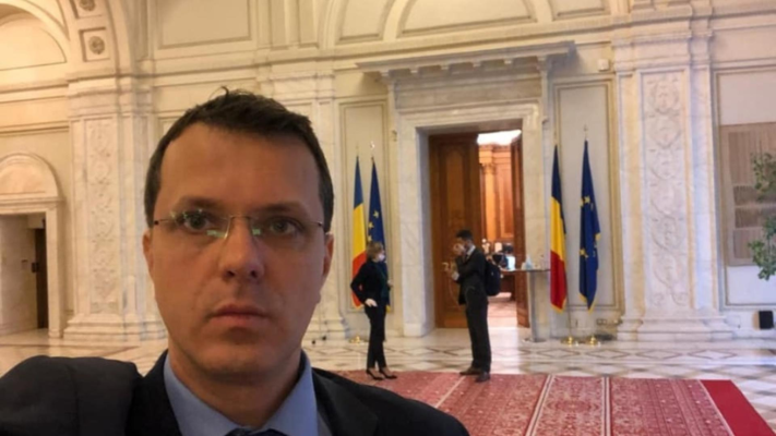 Cine este Ionuț Moșteanu, rezistul cu diploma de facultate anulată. Cum a debutat pe scena politică și a ajuns să fie propus la conducerea Armatei