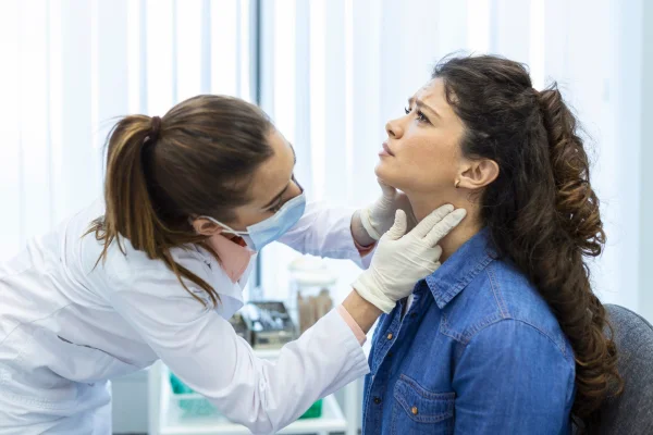 Aproximativ 4 milioane de italieni renunță la consultații sau analize medicale din cauza listelor de așteptare îndelungate