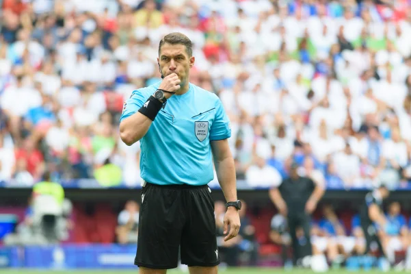 SuperLiga: Istvan Kovacs arbitrează meciul de baraj Poli Iaşi – Metaloglobus